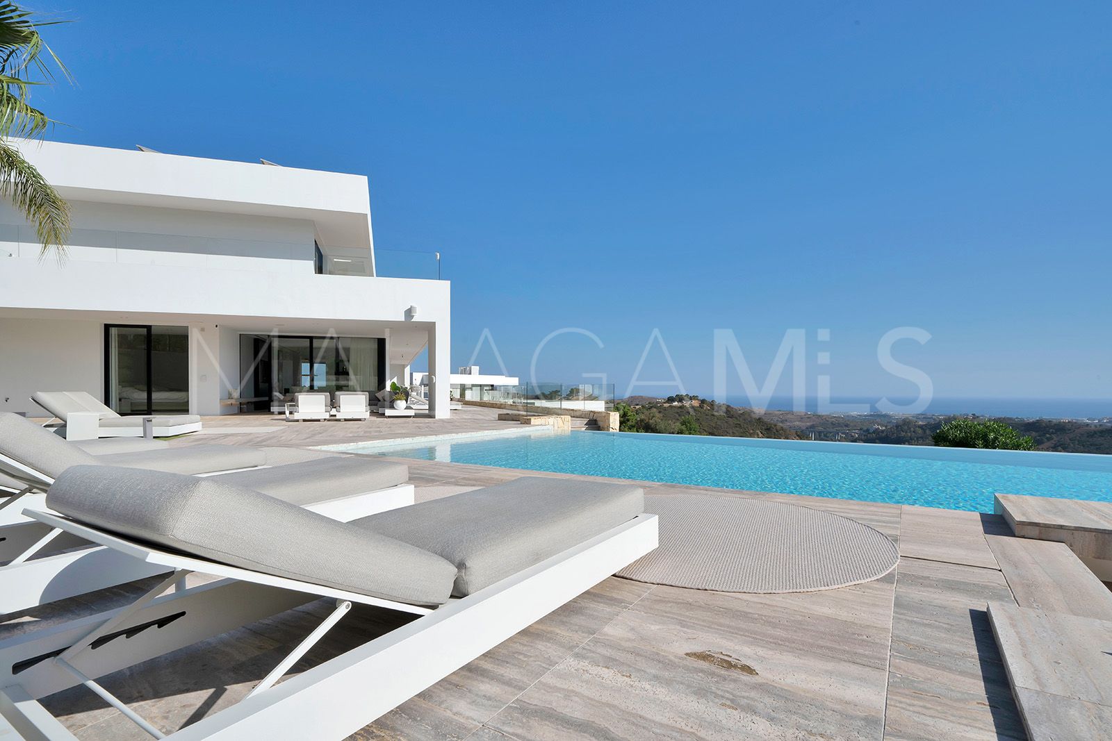 Villa for sale in Montemayor with 7 bedrooms