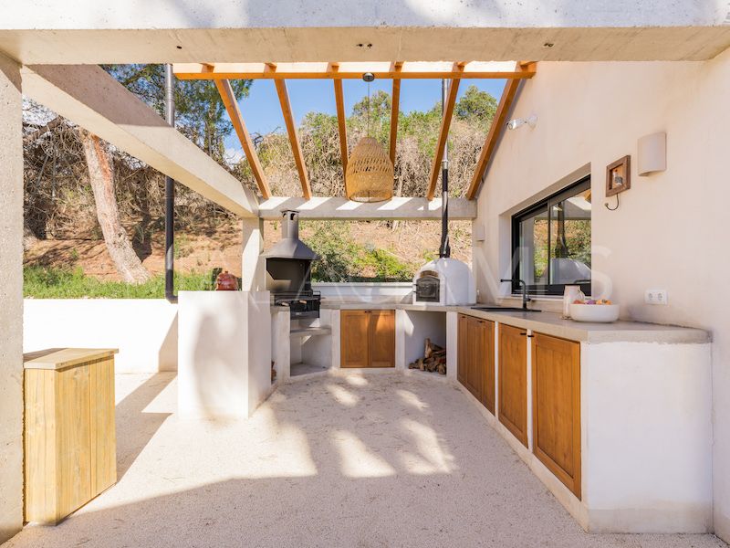 Villa for sale in Estepona Hills