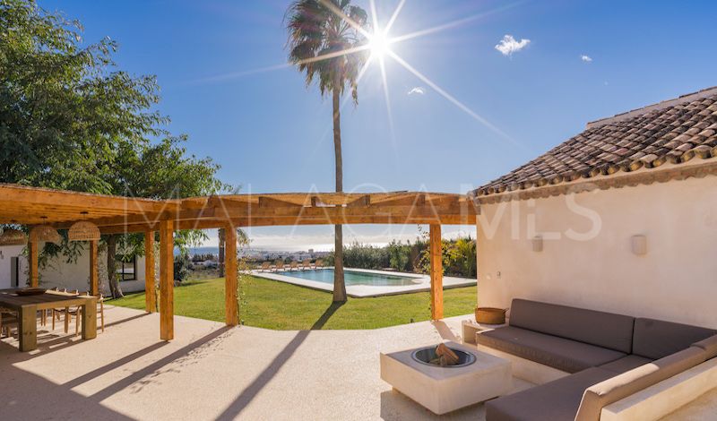 Villa for sale in Estepona Hills