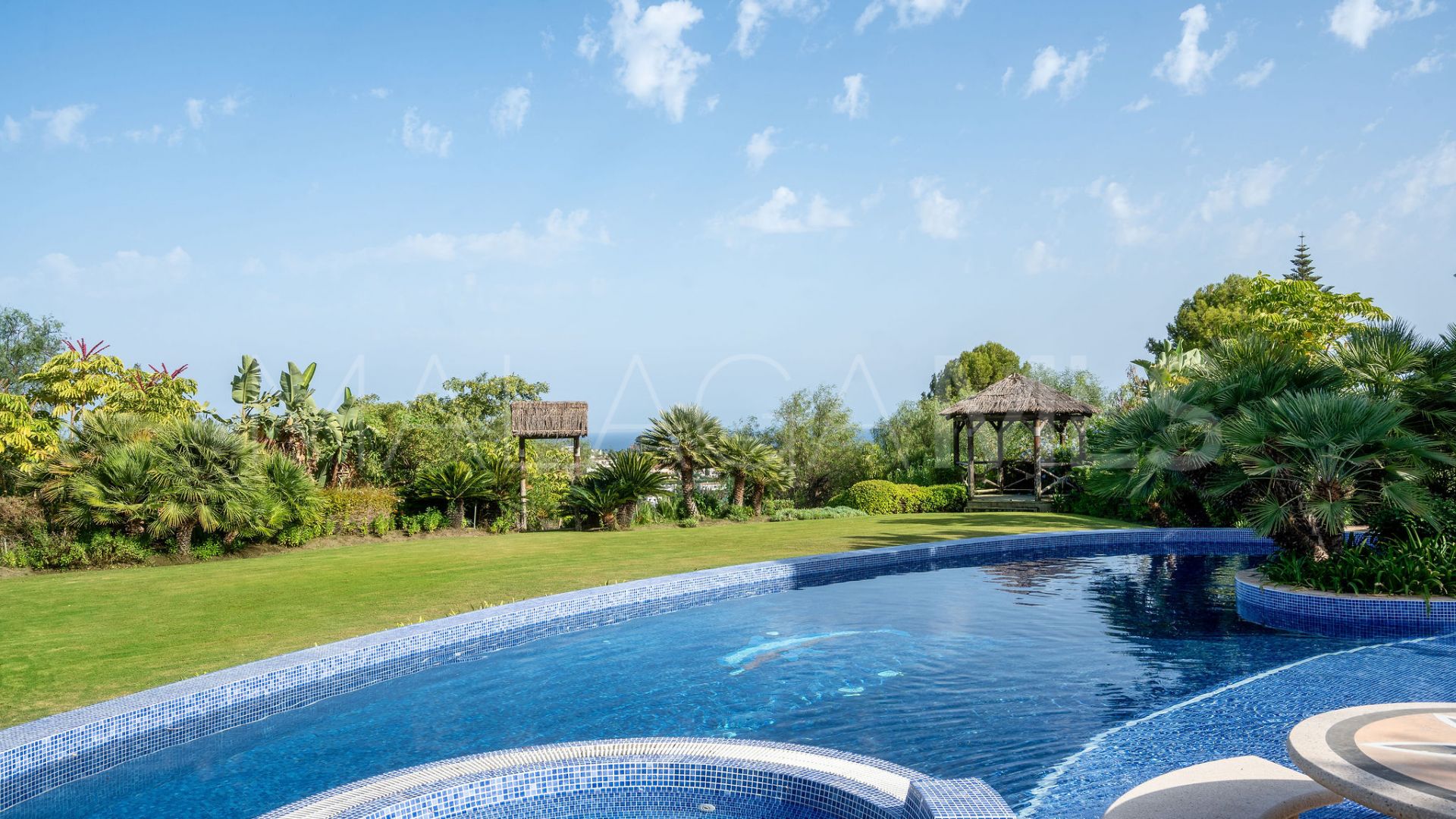 Villa for sale in Altos del Paraiso