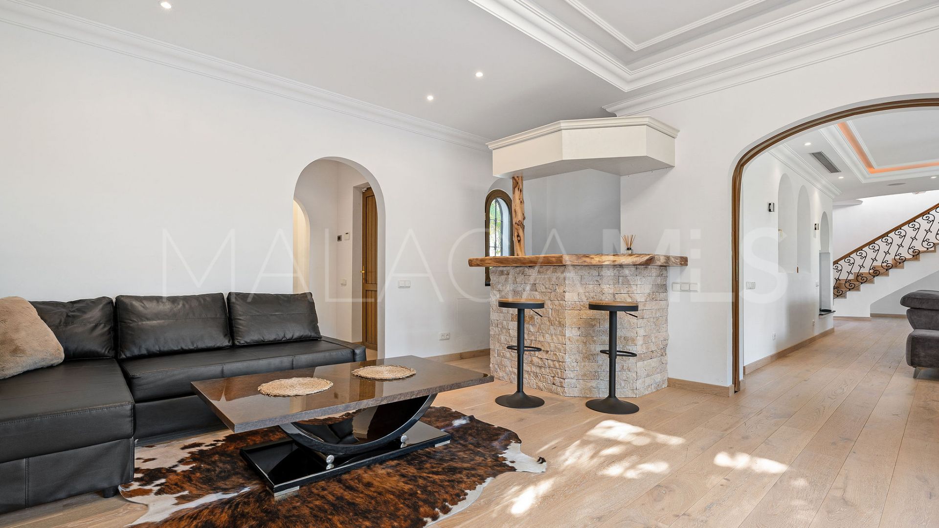 Villa for sale in Altos del Paraiso