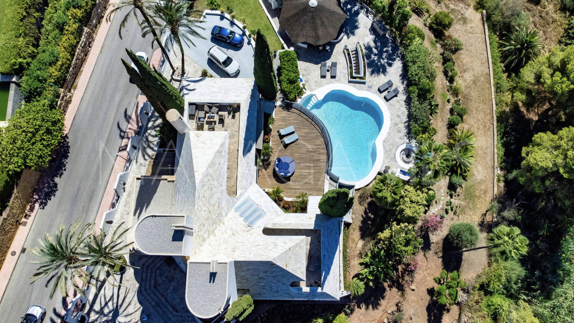 Nueva Andalucia, villa for sale with 4 bedrooms