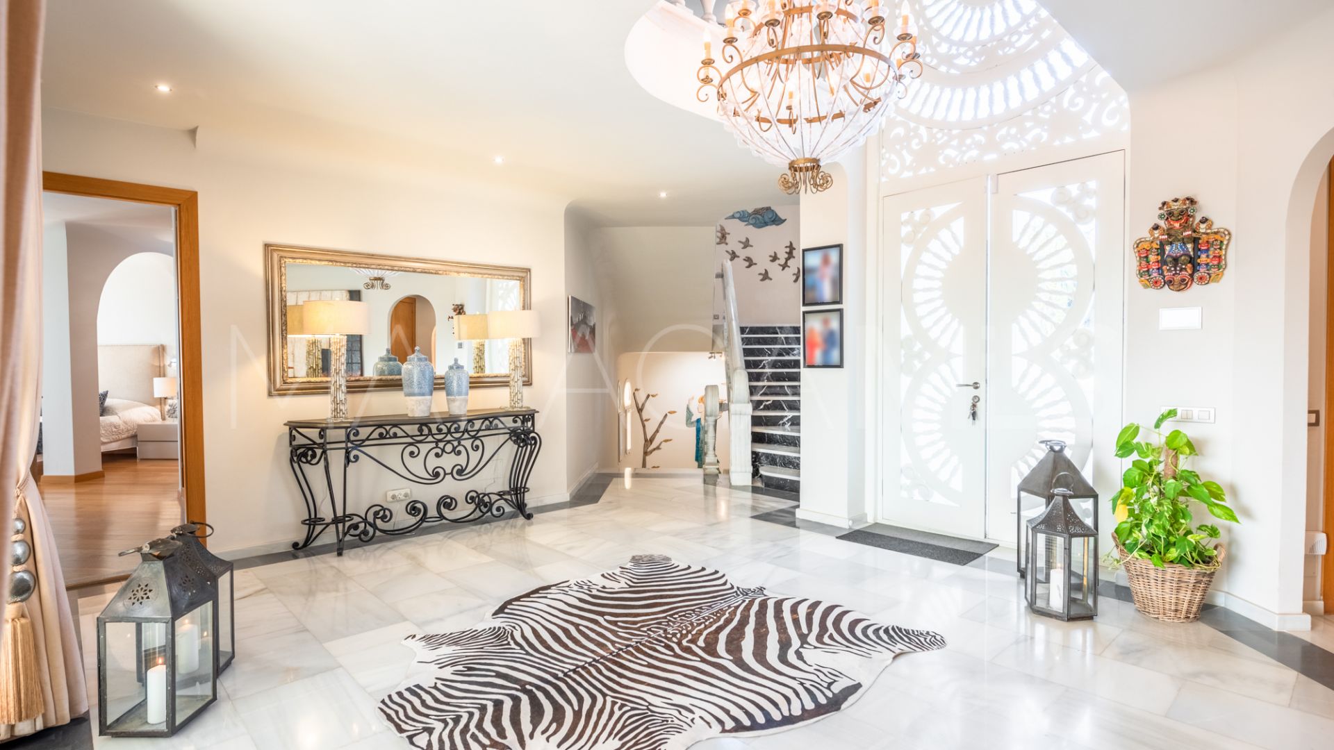 Nueva Andalucia, villa for sale with 4 bedrooms