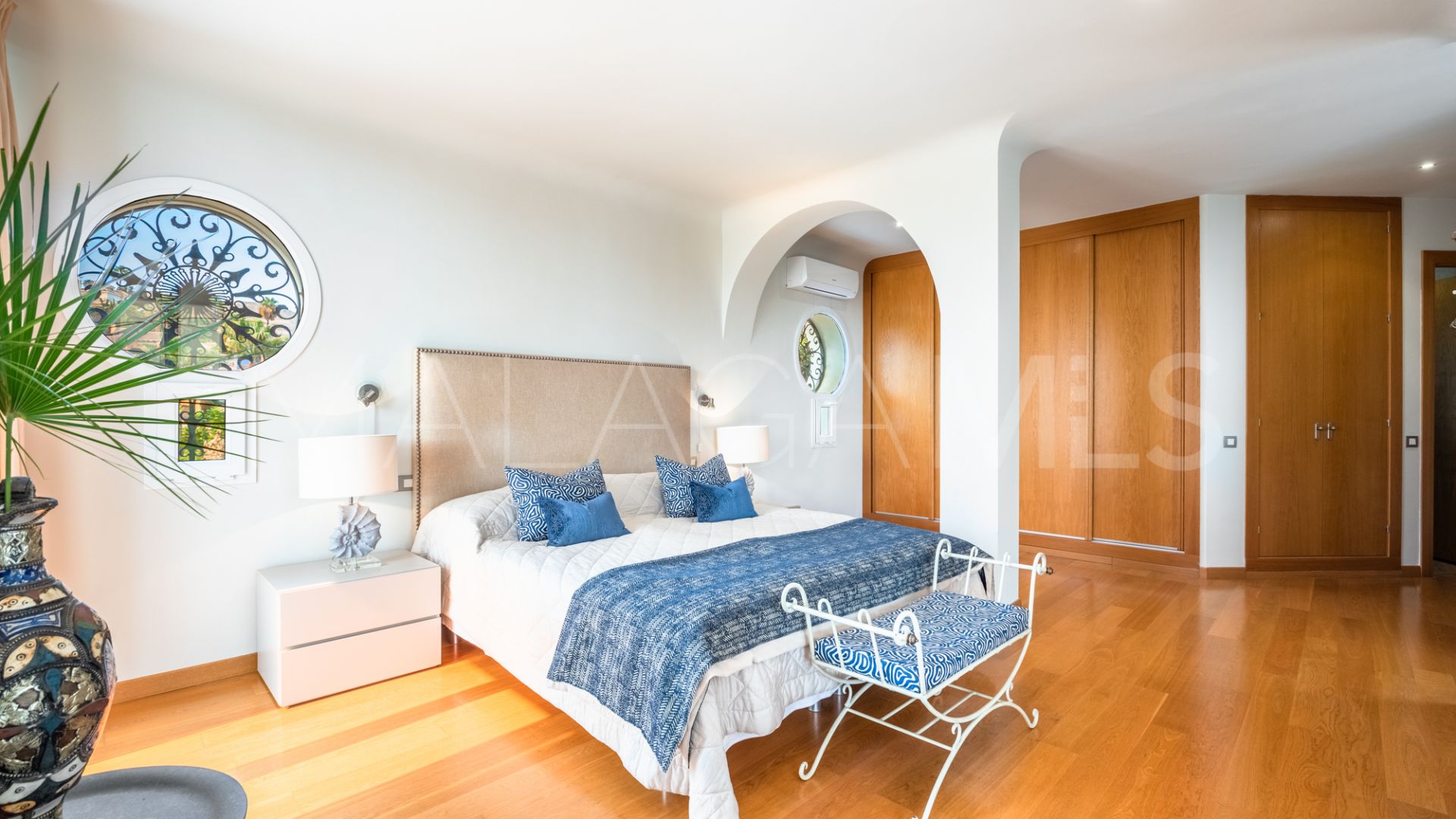 Nueva Andalucia, villa for sale with 4 bedrooms