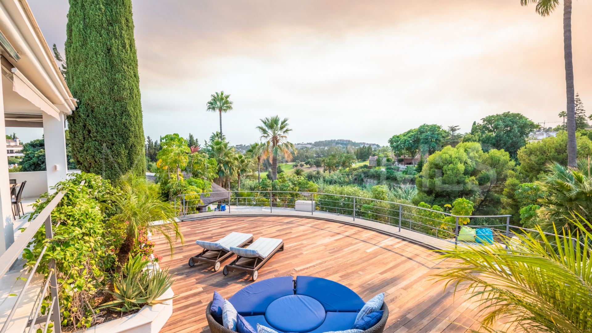 Nueva Andalucia, villa for sale with 4 bedrooms