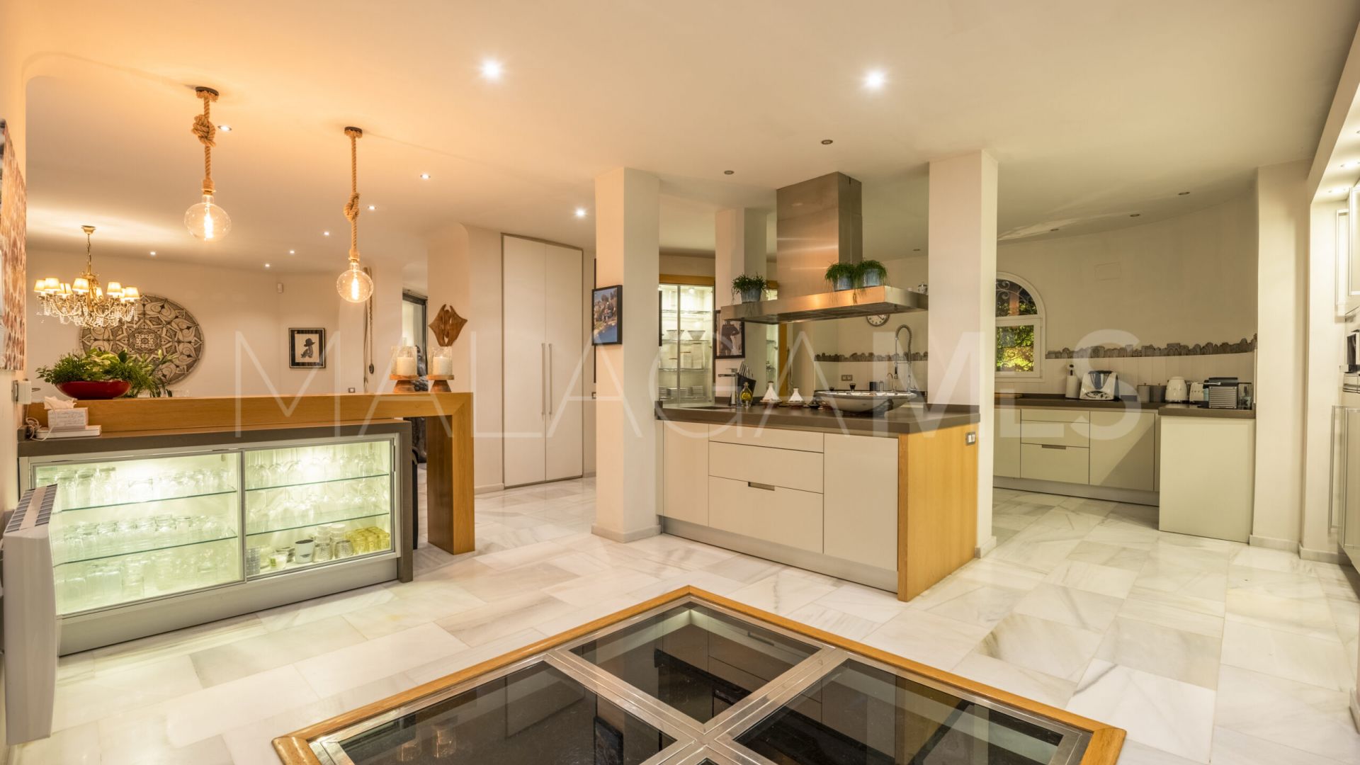 Nueva Andalucia, villa for sale with 4 bedrooms