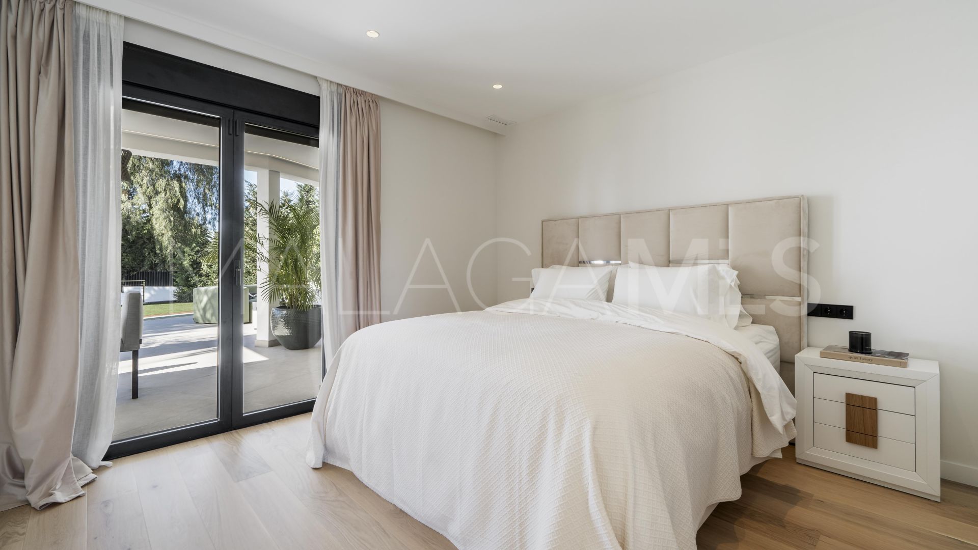 Buy villa in Marbella Golden Mile