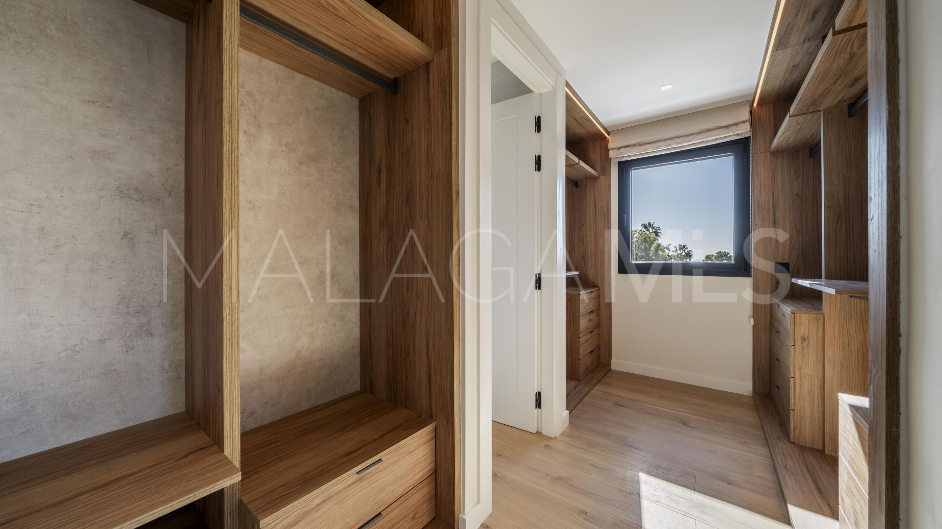 Buy villa in Marbella Golden Mile