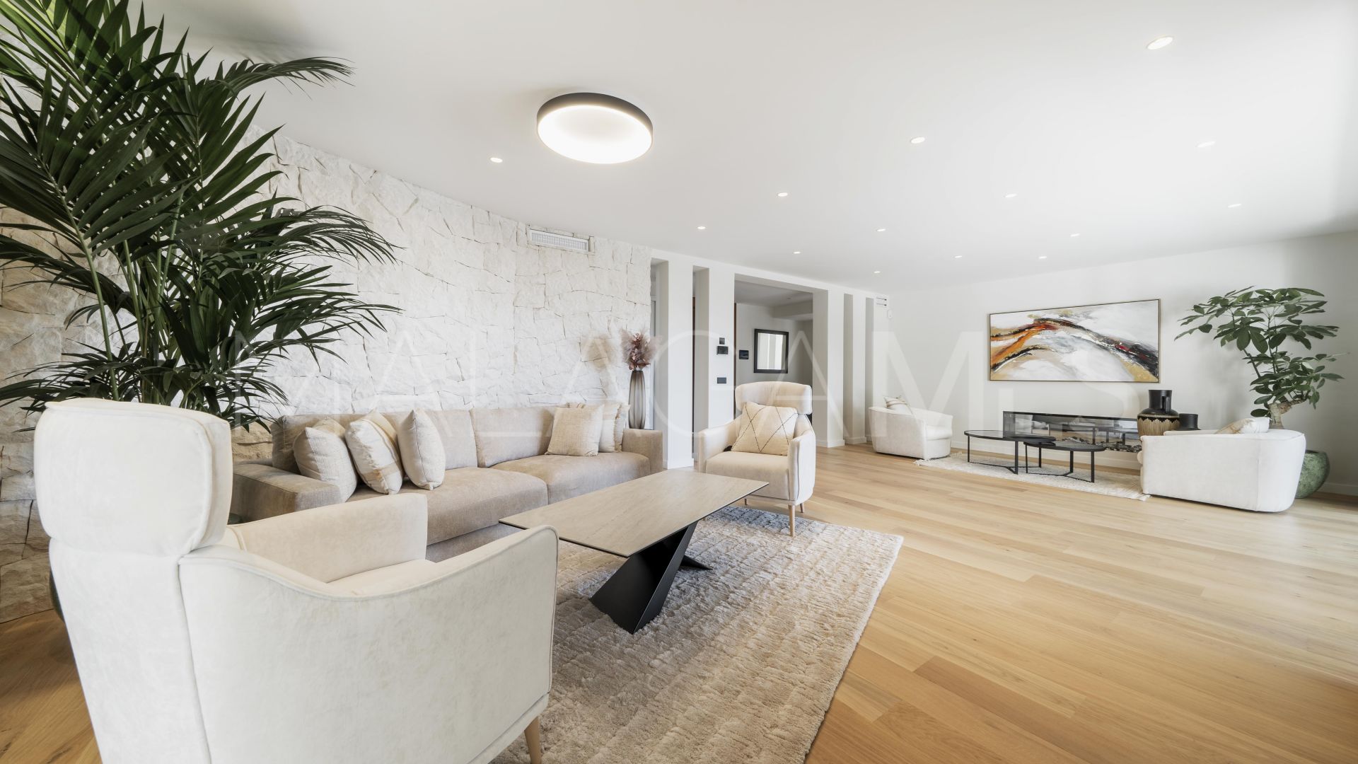 Buy villa in Marbella Golden Mile