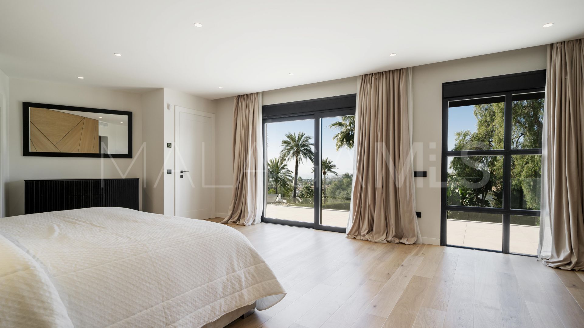Buy villa in Marbella Golden Mile