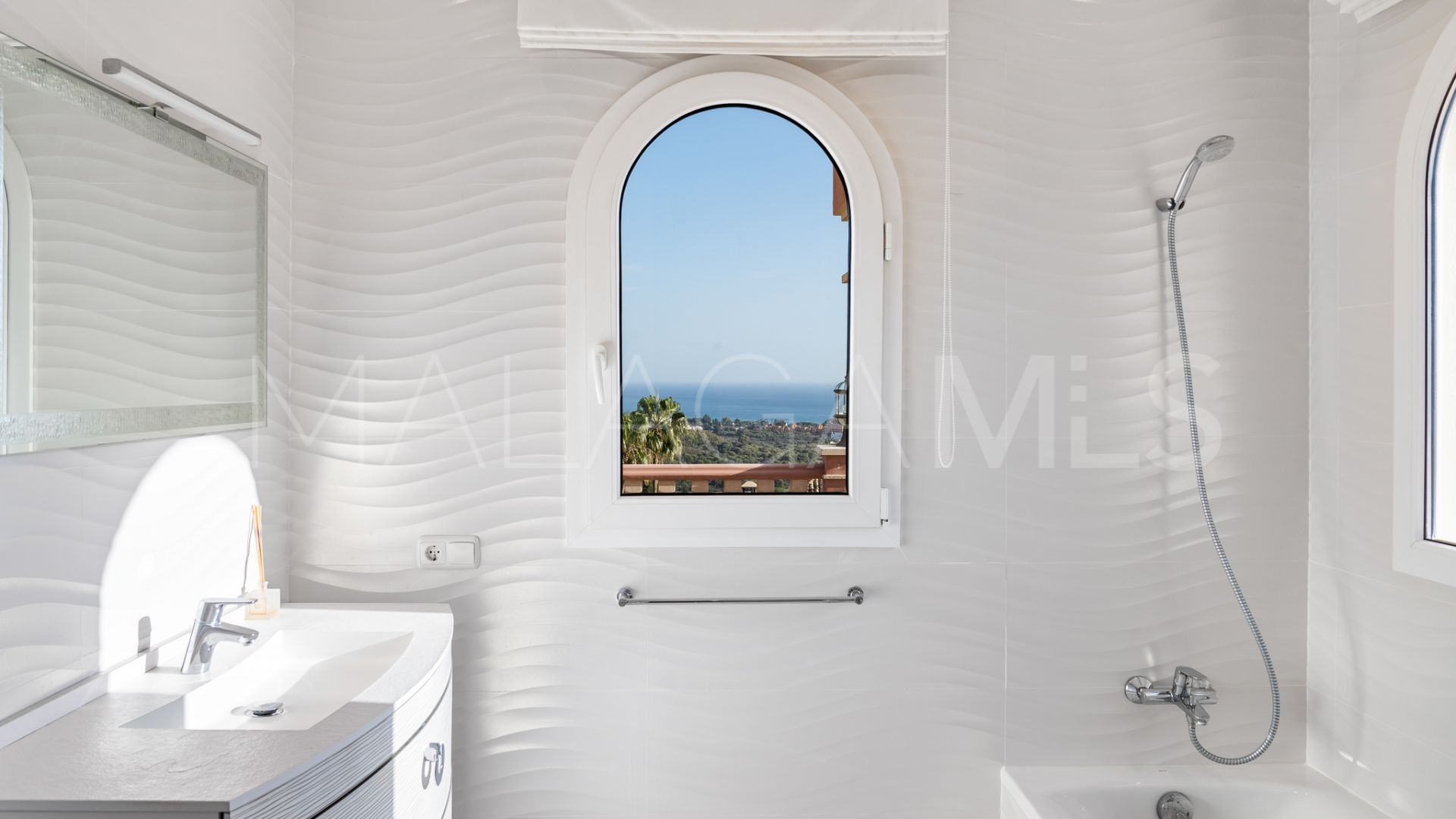 Villa for sale in Benahavis Centro