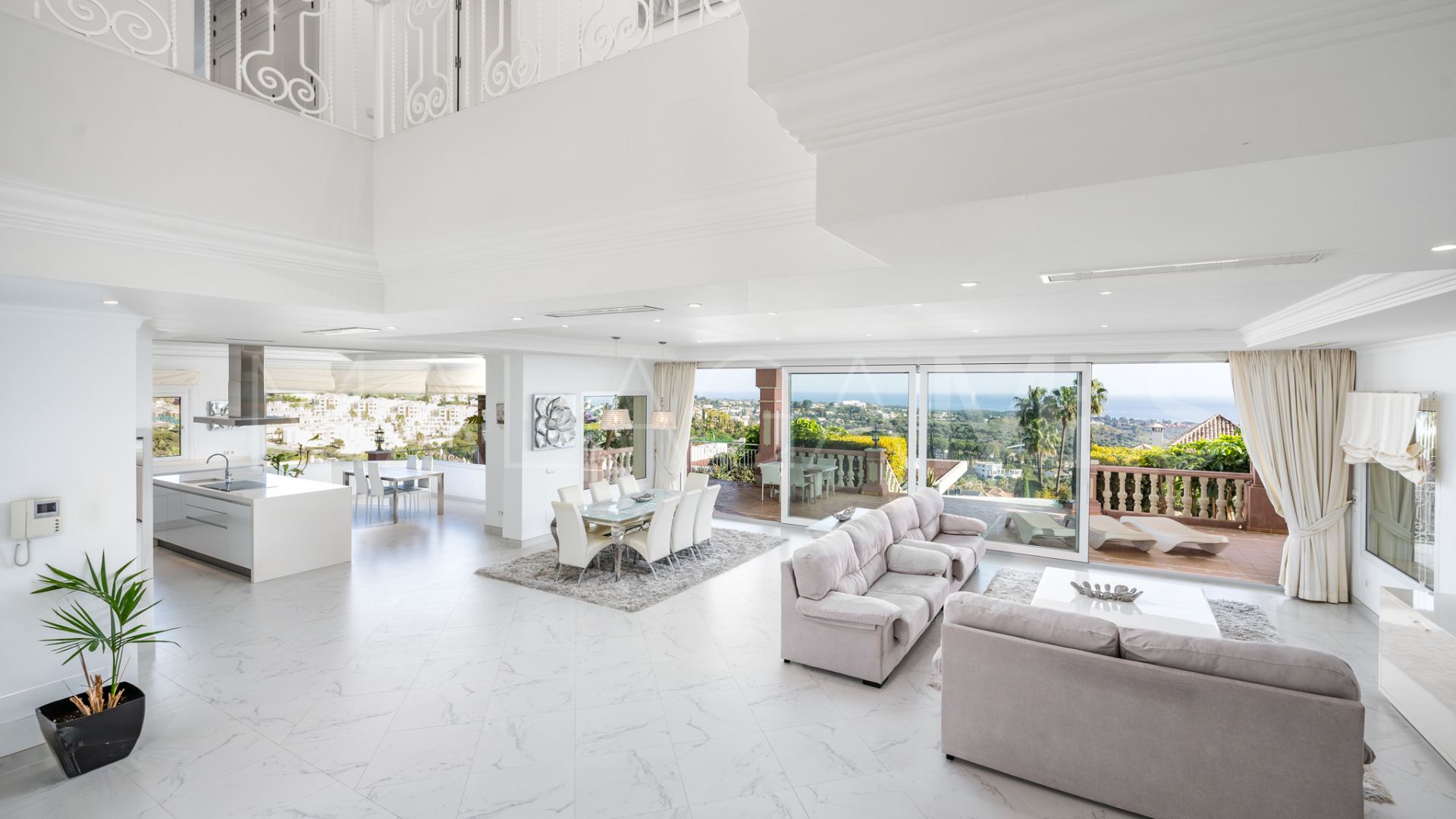 Villa for sale in Benahavis Centro
