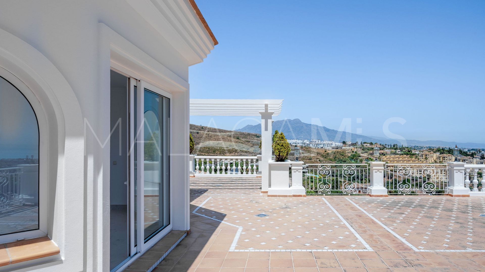 Villa for sale in Benahavis Centro