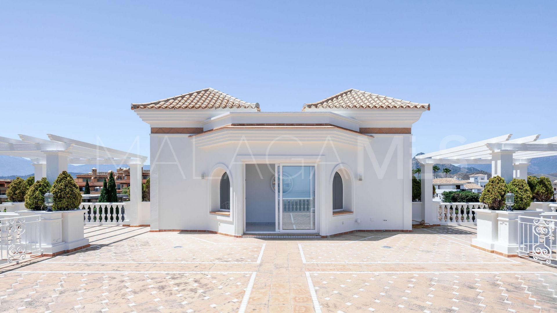 Villa for sale in Benahavis Centro
