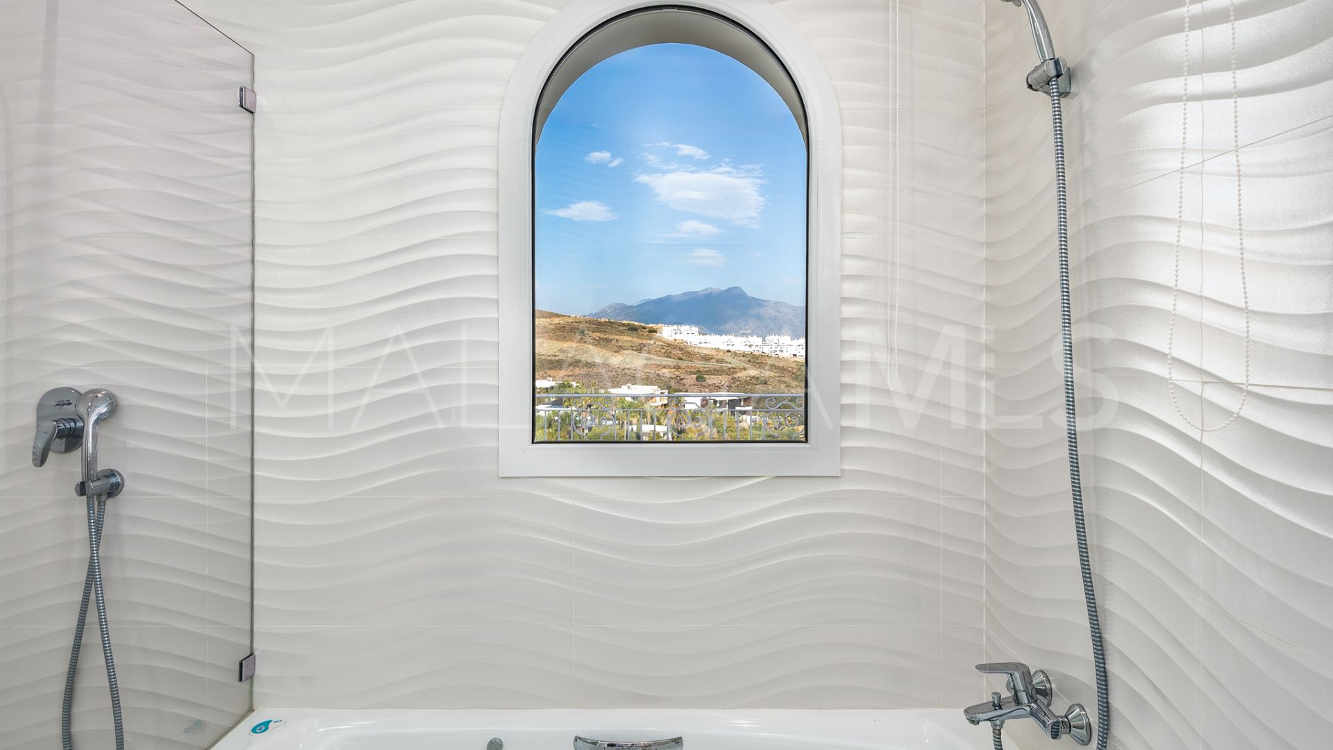 Villa for sale in Benahavis Centro