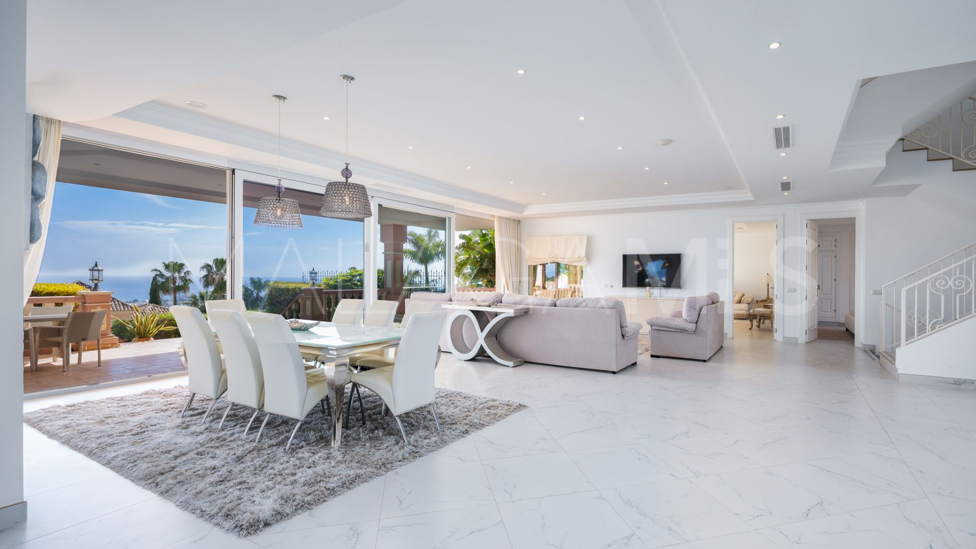 Villa for sale in Benahavis Centro