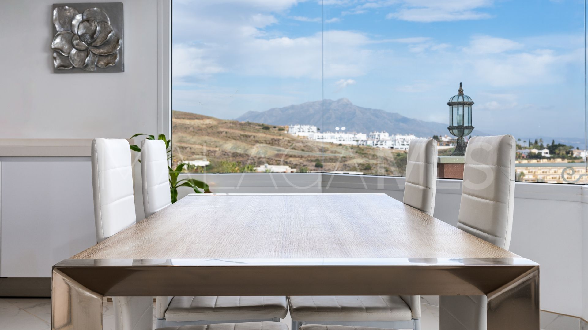 Villa for sale in Benahavis Centro