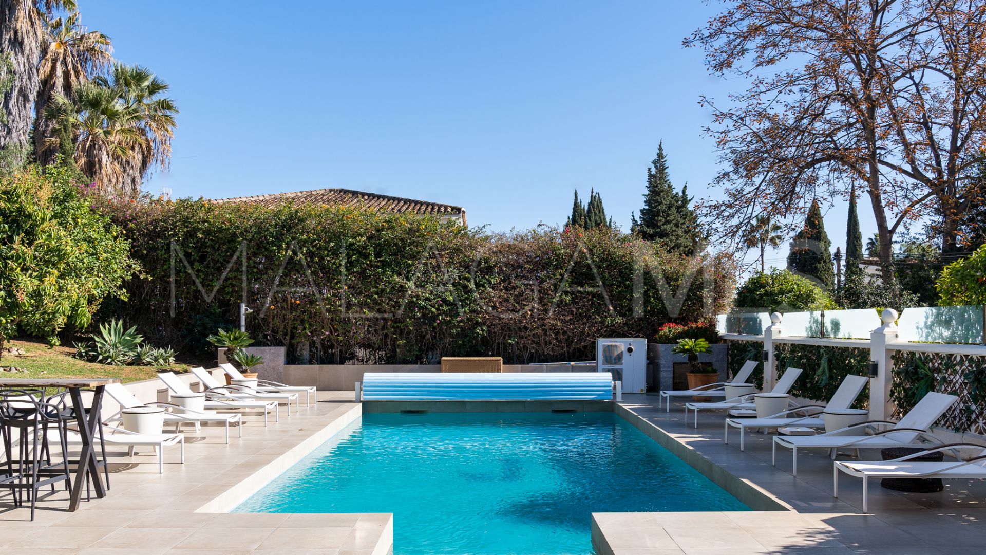 Villa for sale in Nueva Andalucia