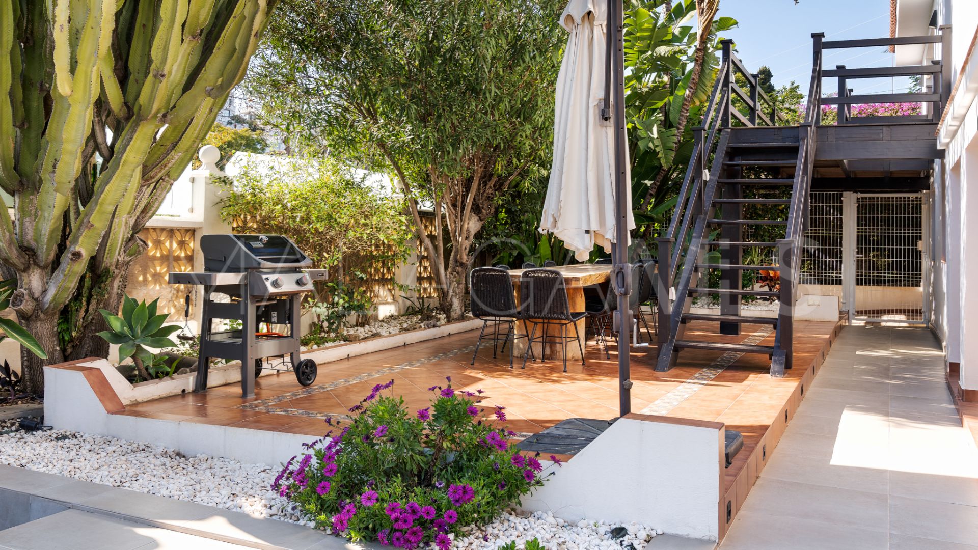 Villa for sale in Nueva Andalucia