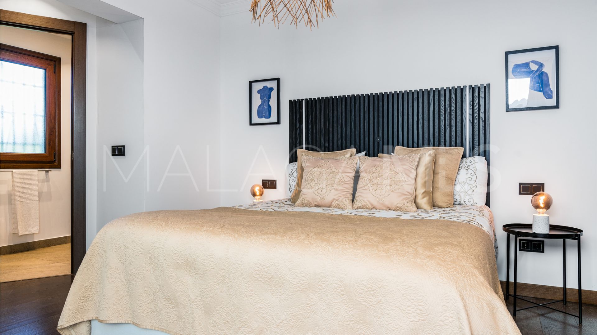 Villa for sale in Nueva Andalucia