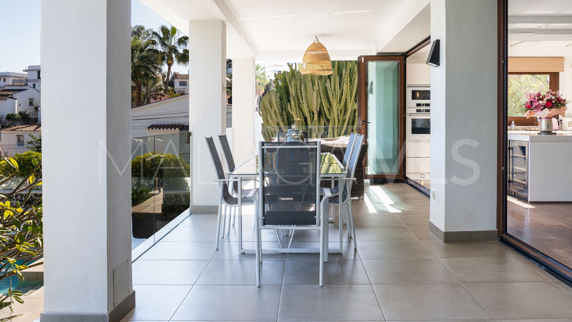Villa for sale in Nueva Andalucia