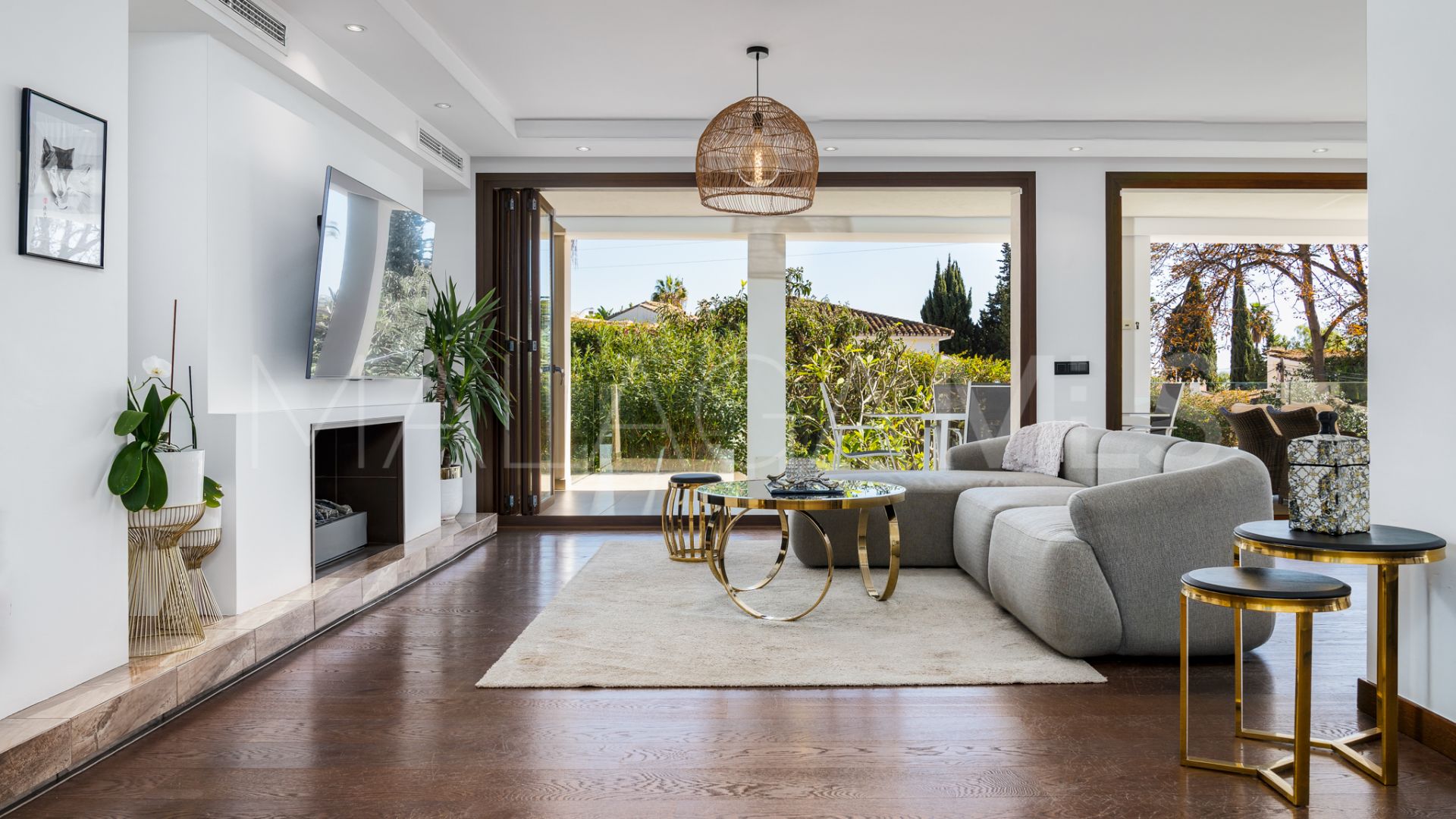 Villa for sale in Nueva Andalucia