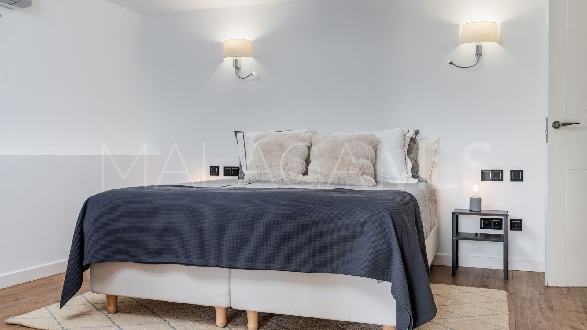 Villa for sale in Nueva Andalucia