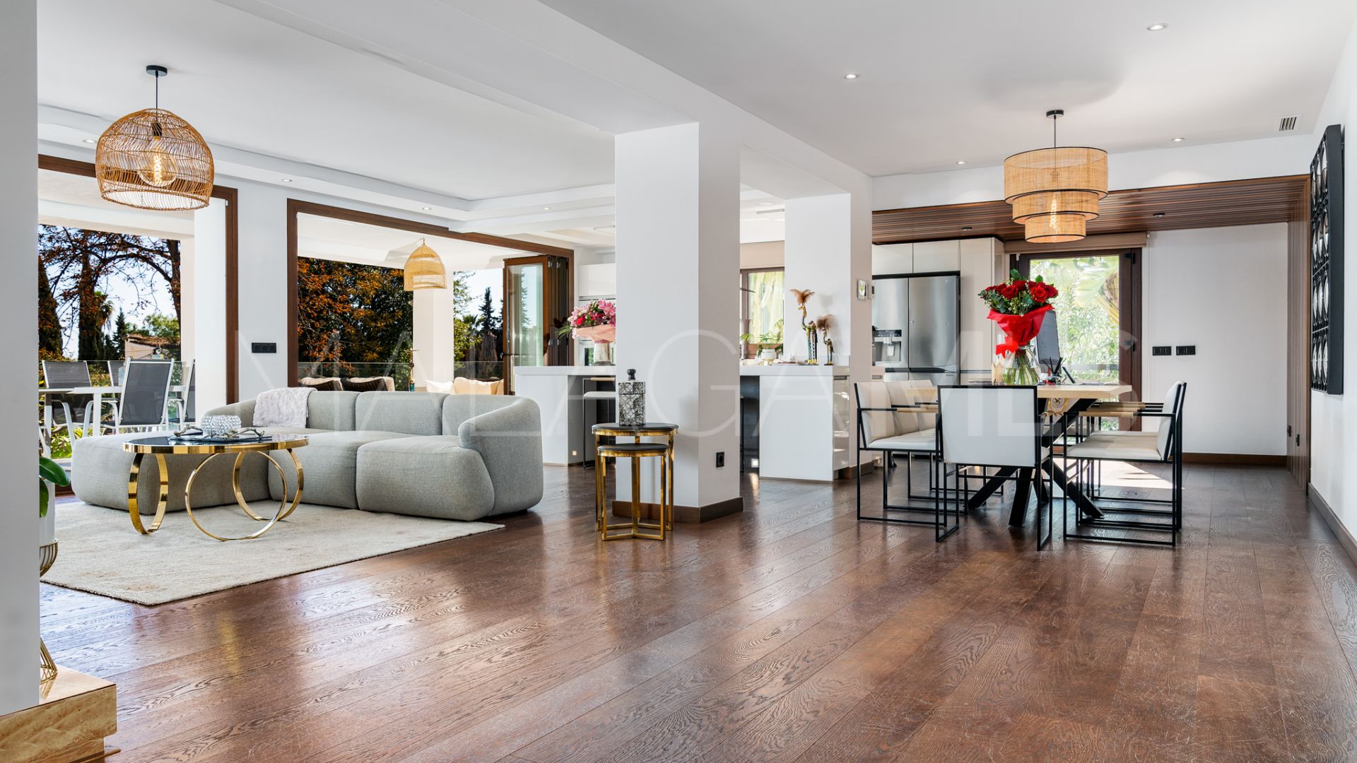 Villa for sale in Nueva Andalucia