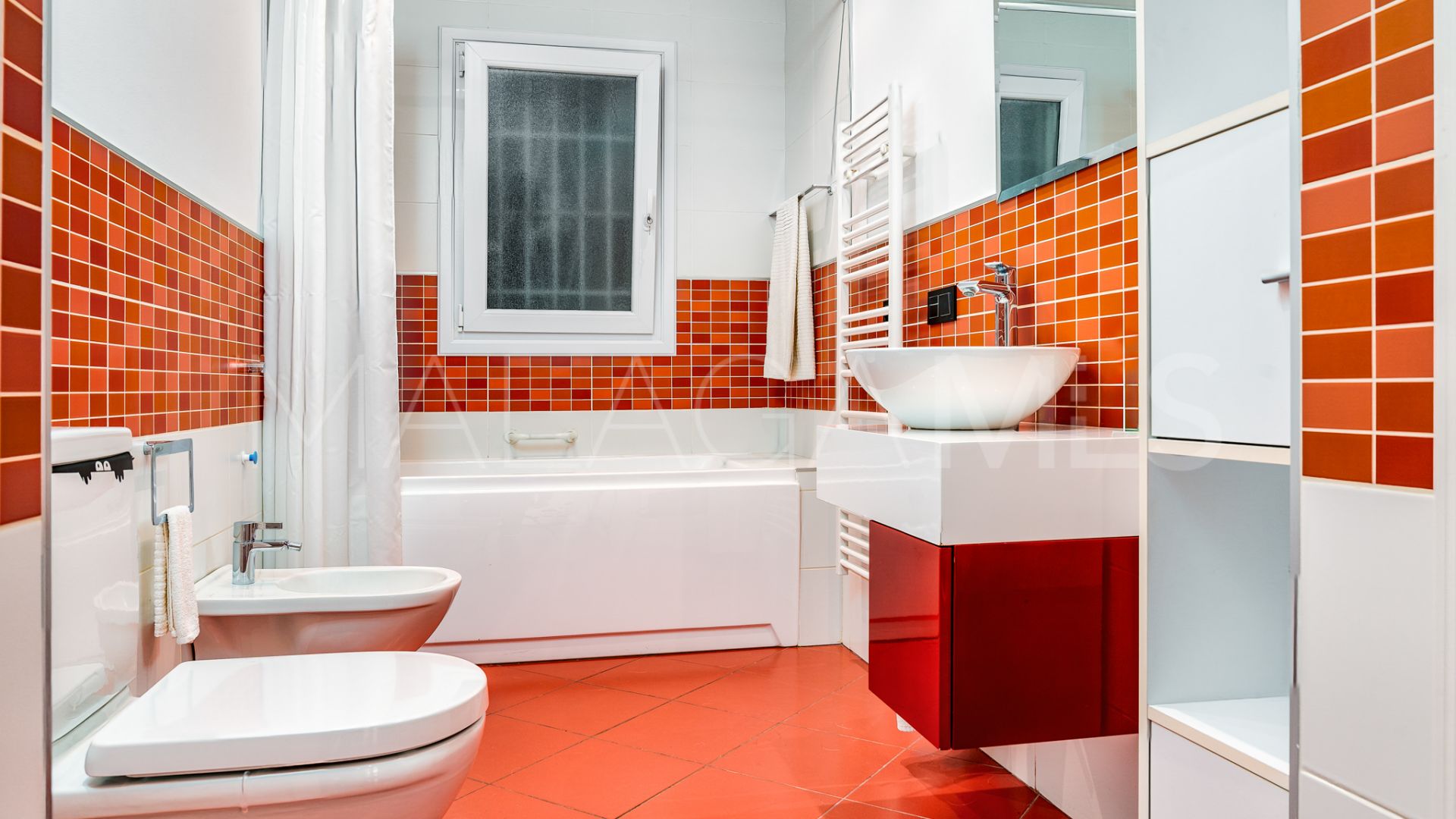 Villa for sale in Nueva Andalucia