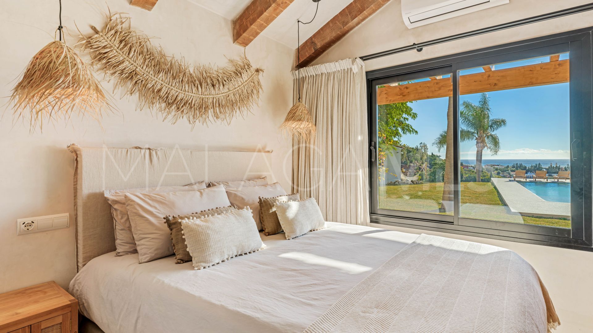 6 bedrooms Altos de Estepona villa for sale