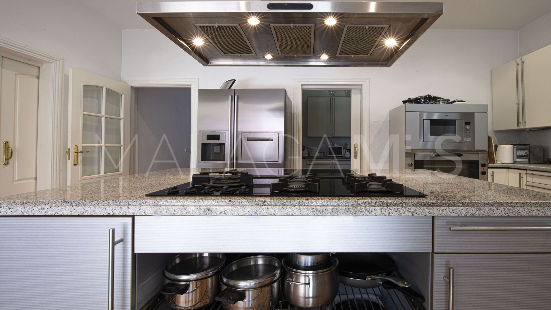 Villa with 3 bedrooms for sale in Guadalmina Baja