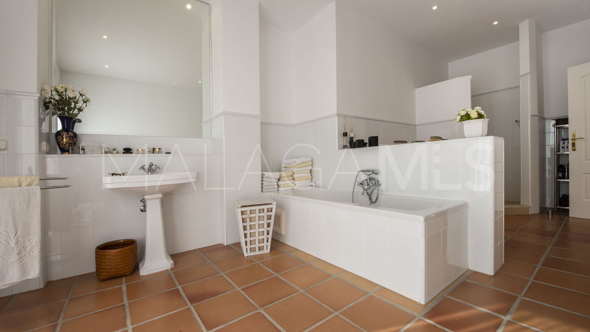 Villa with 3 bedrooms for sale in Guadalmina Baja