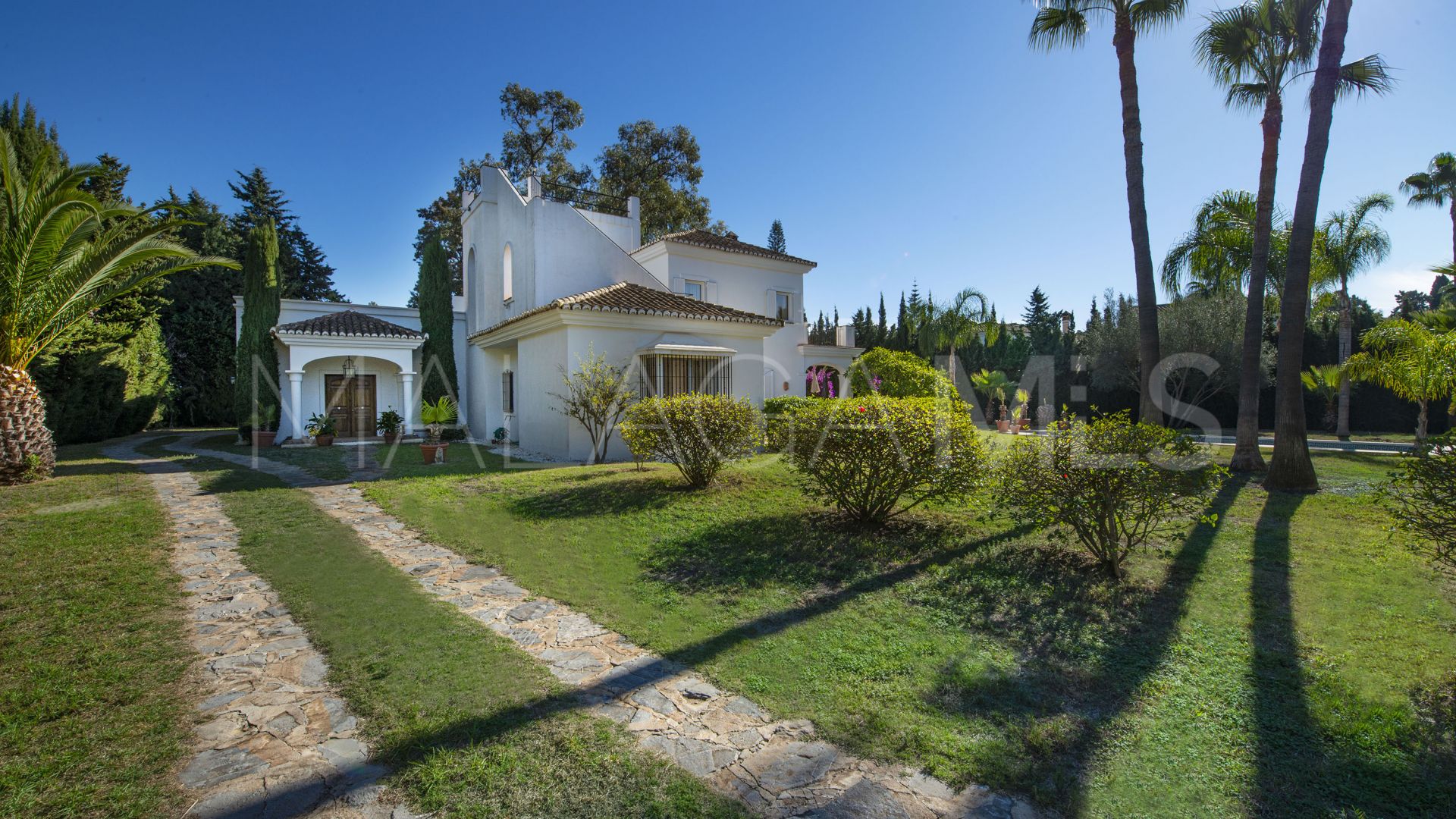 Villa with 3 bedrooms for sale in Guadalmina Baja