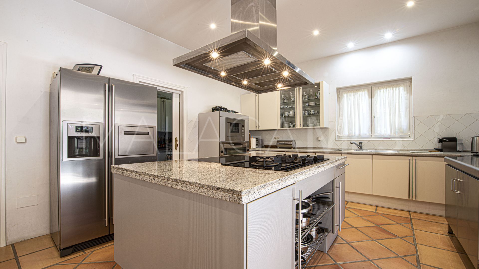 Villa with 3 bedrooms for sale in Guadalmina Baja
