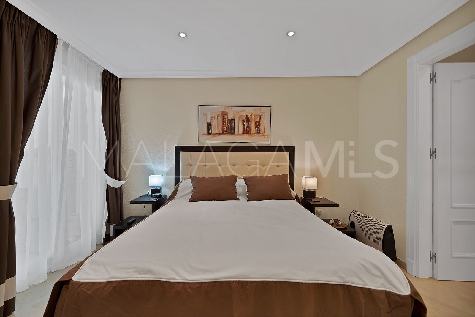 Apartamento for sale in New Golden Mile with 2 bedrooms