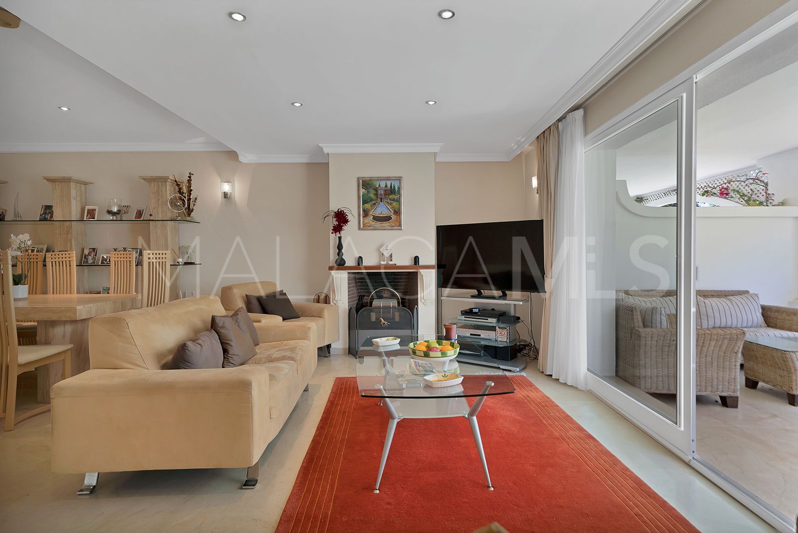 Apartamento for sale in New Golden Mile with 2 bedrooms