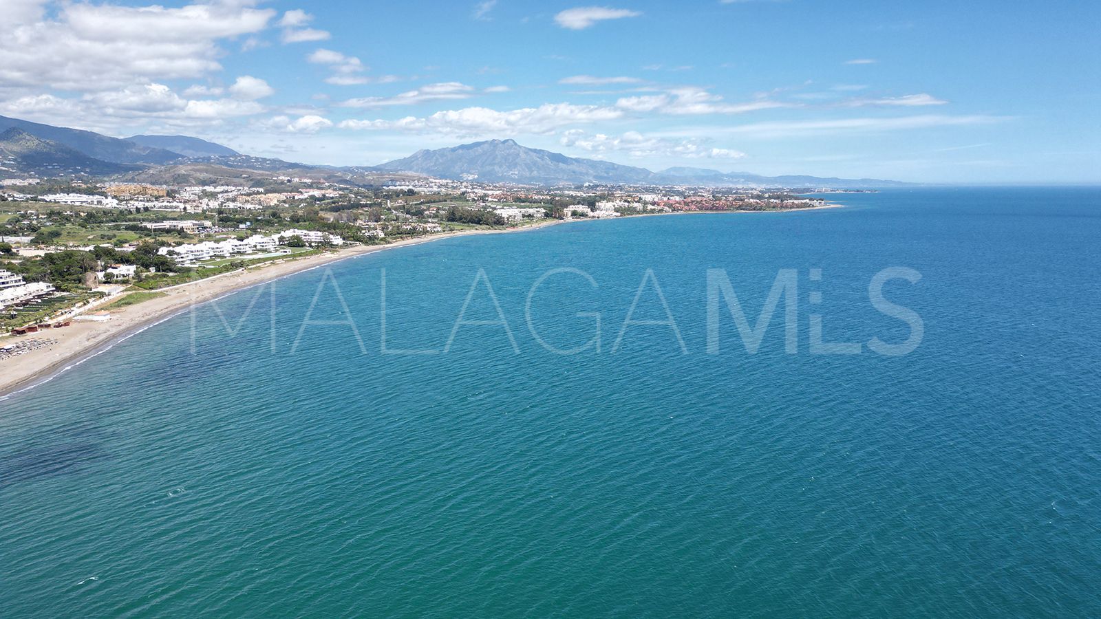 Apartamento for sale in New Golden Mile with 2 bedrooms
