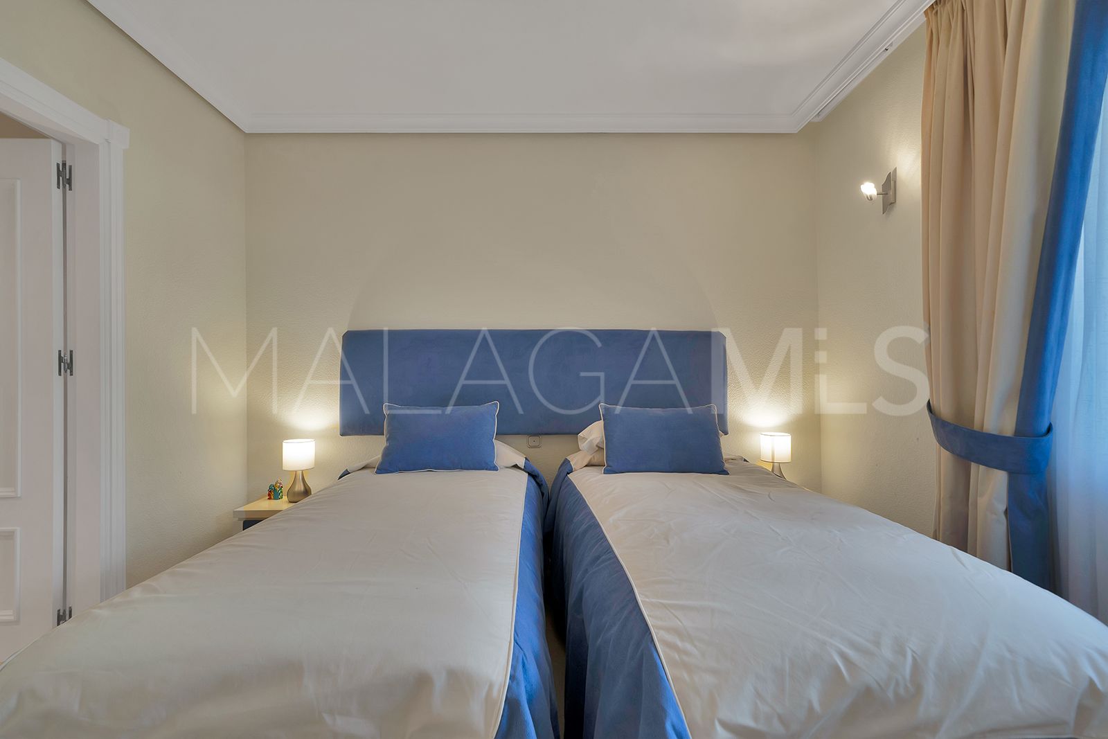 Apartamento for sale in New Golden Mile with 2 bedrooms