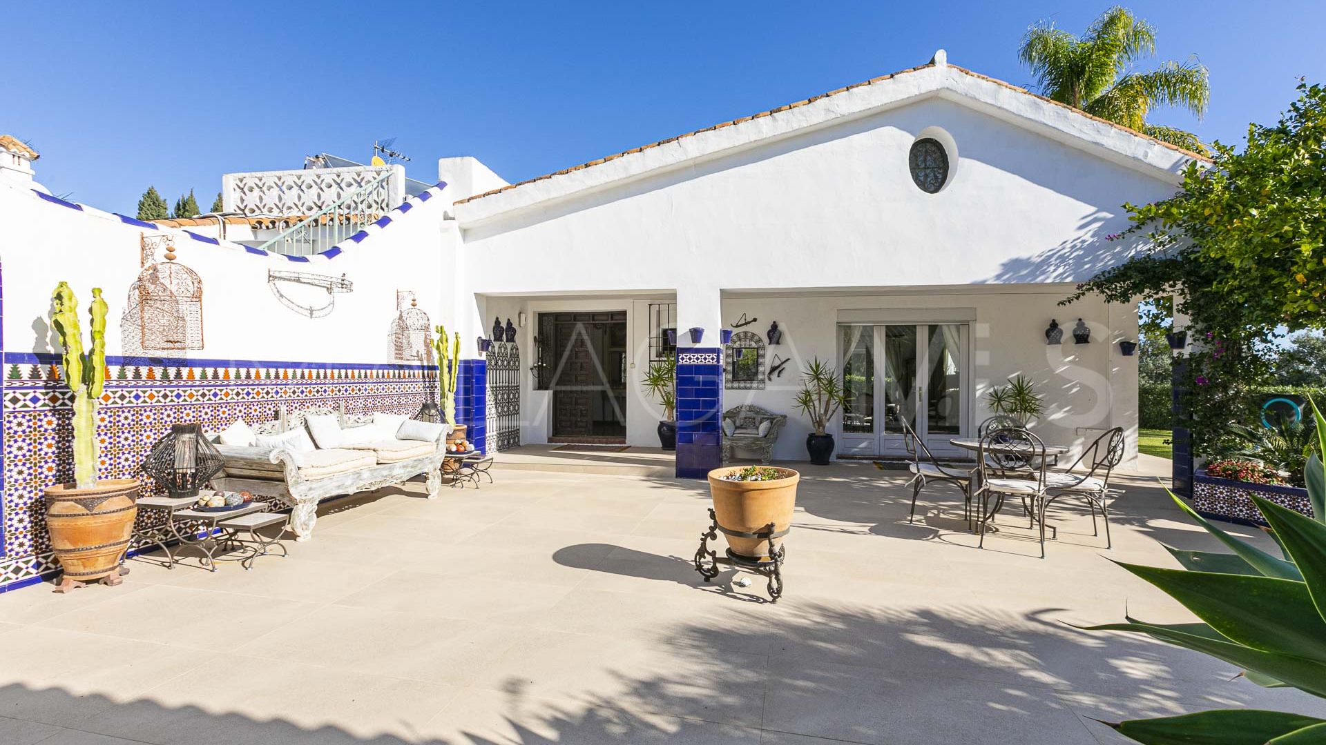 Villa for sale in Benahavis