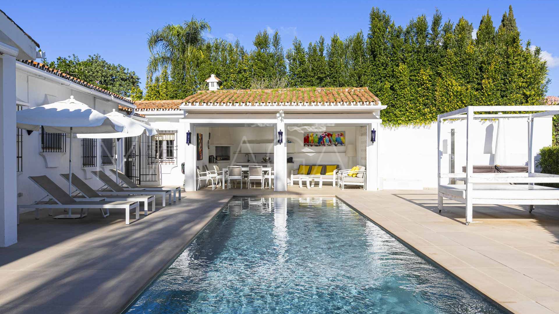 Villa for sale in Benahavis