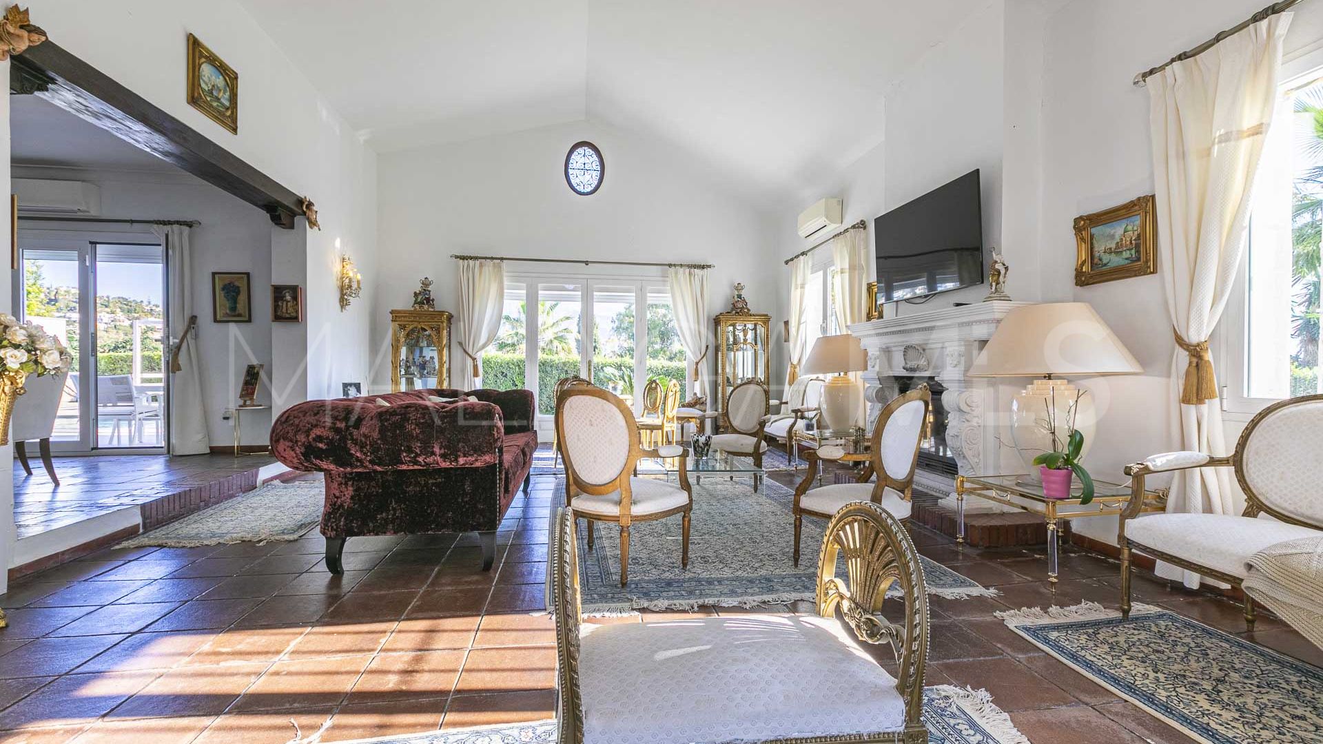 Villa for sale in Benahavis