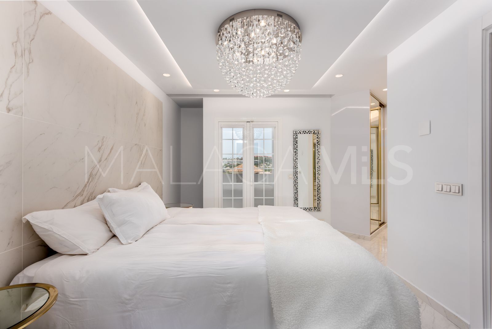 Maison de ville for sale in Nueva Andalucia