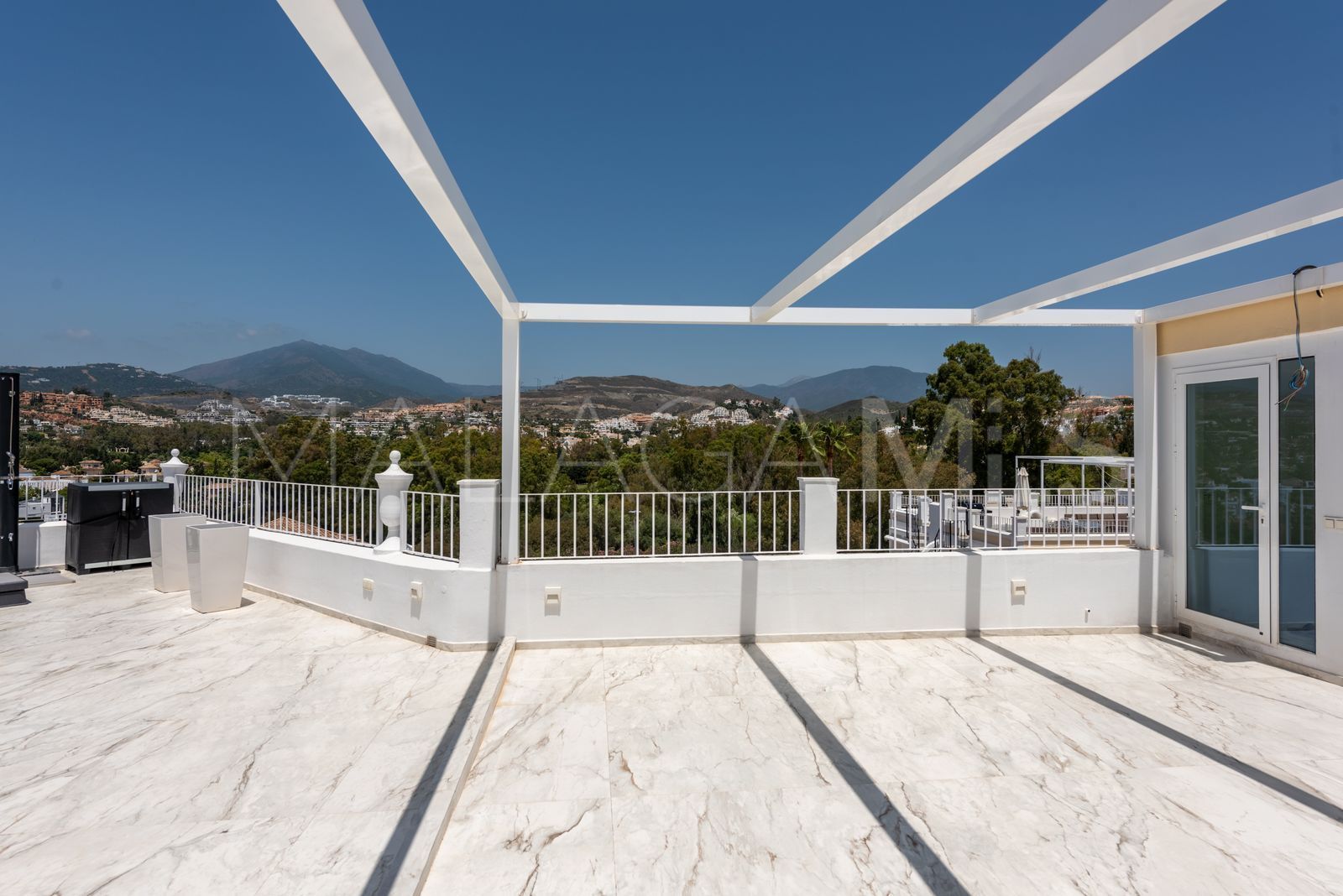 Maison de ville for sale in Nueva Andalucia