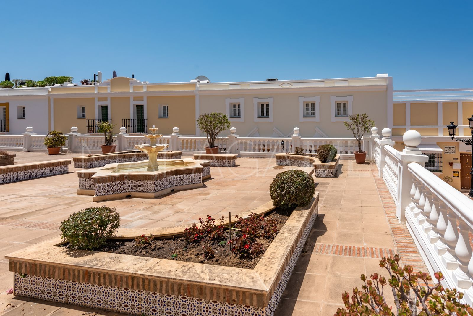 Maison de ville for sale in Nueva Andalucia