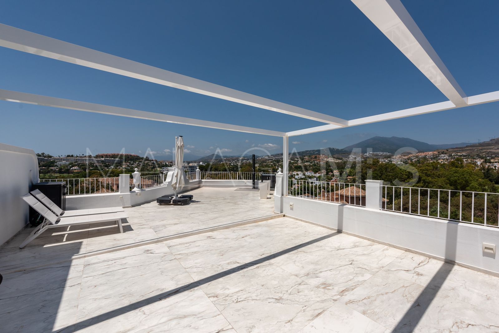 Maison de ville for sale in Nueva Andalucia