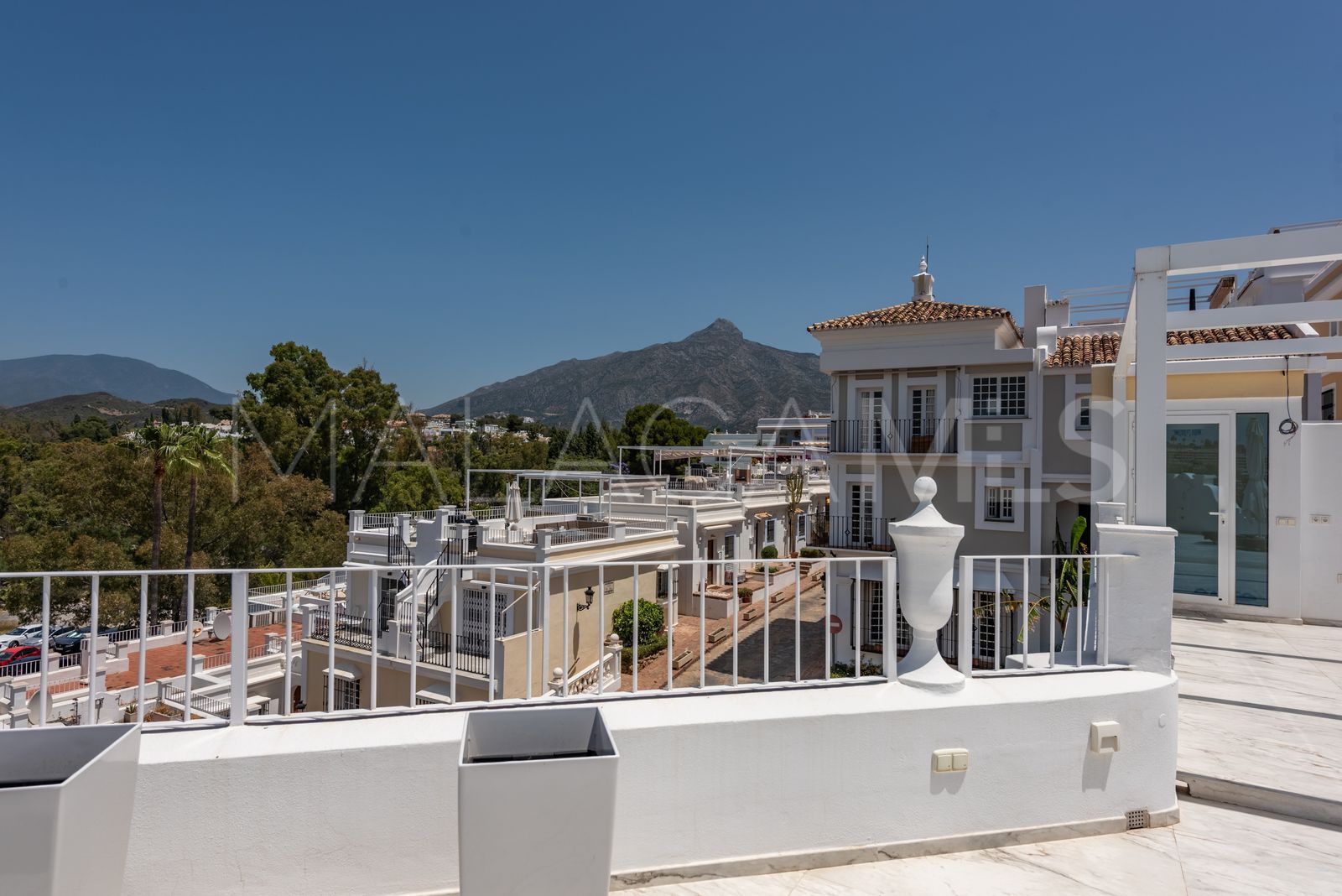 Maison de ville for sale in Nueva Andalucia
