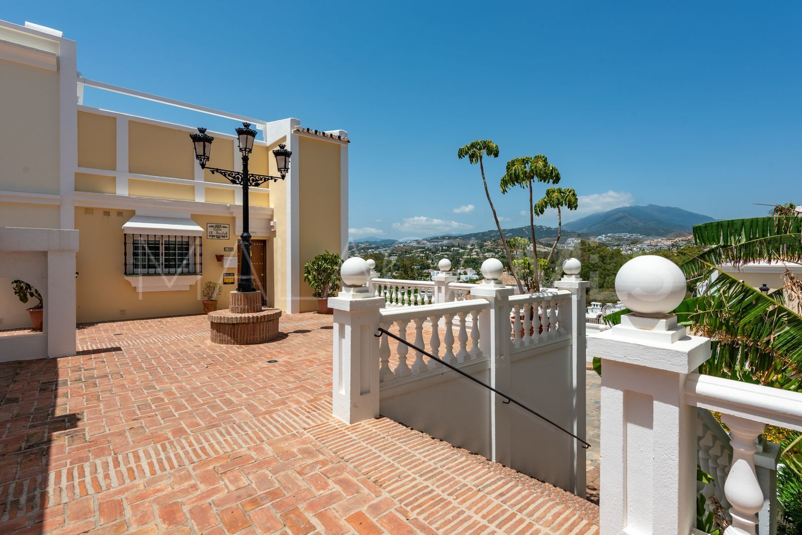 Maison de ville for sale in Nueva Andalucia