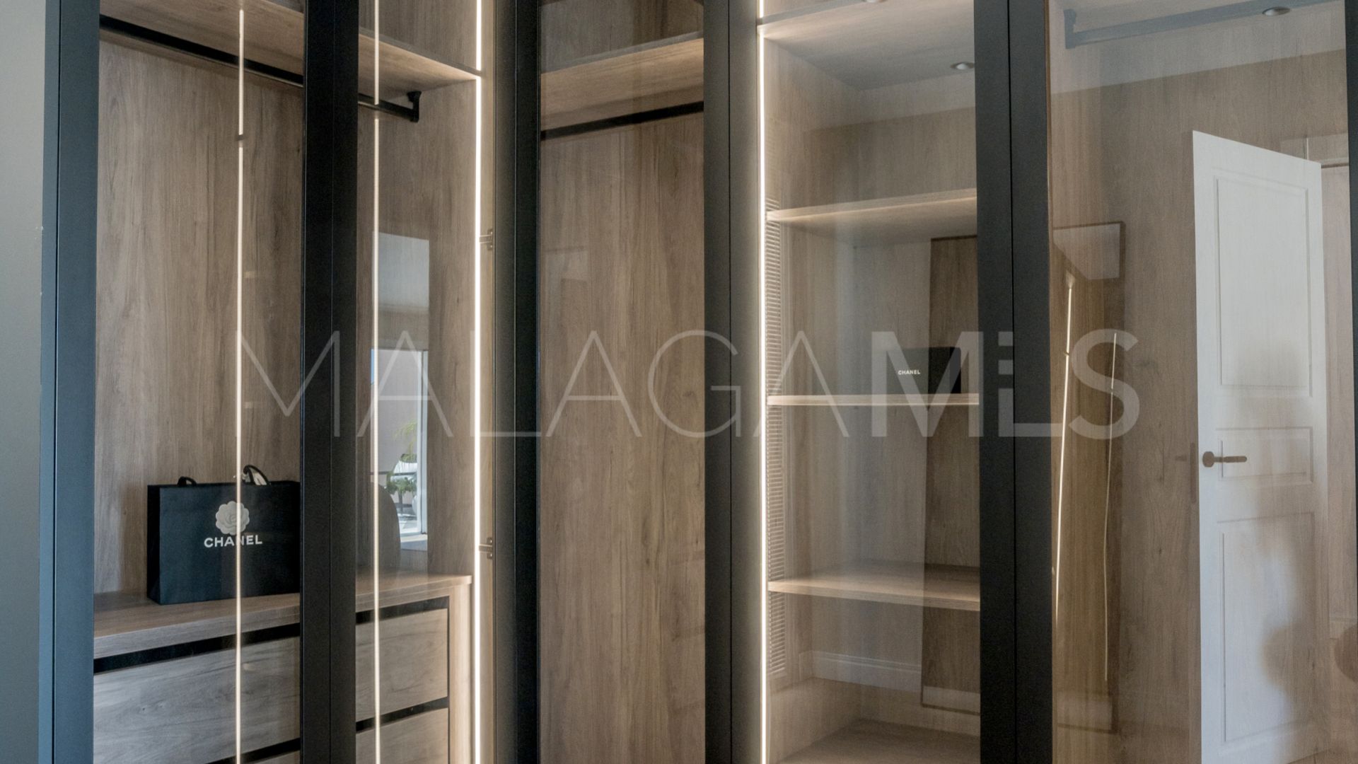 Duplex penthouse for sale in Nueva Andalucia