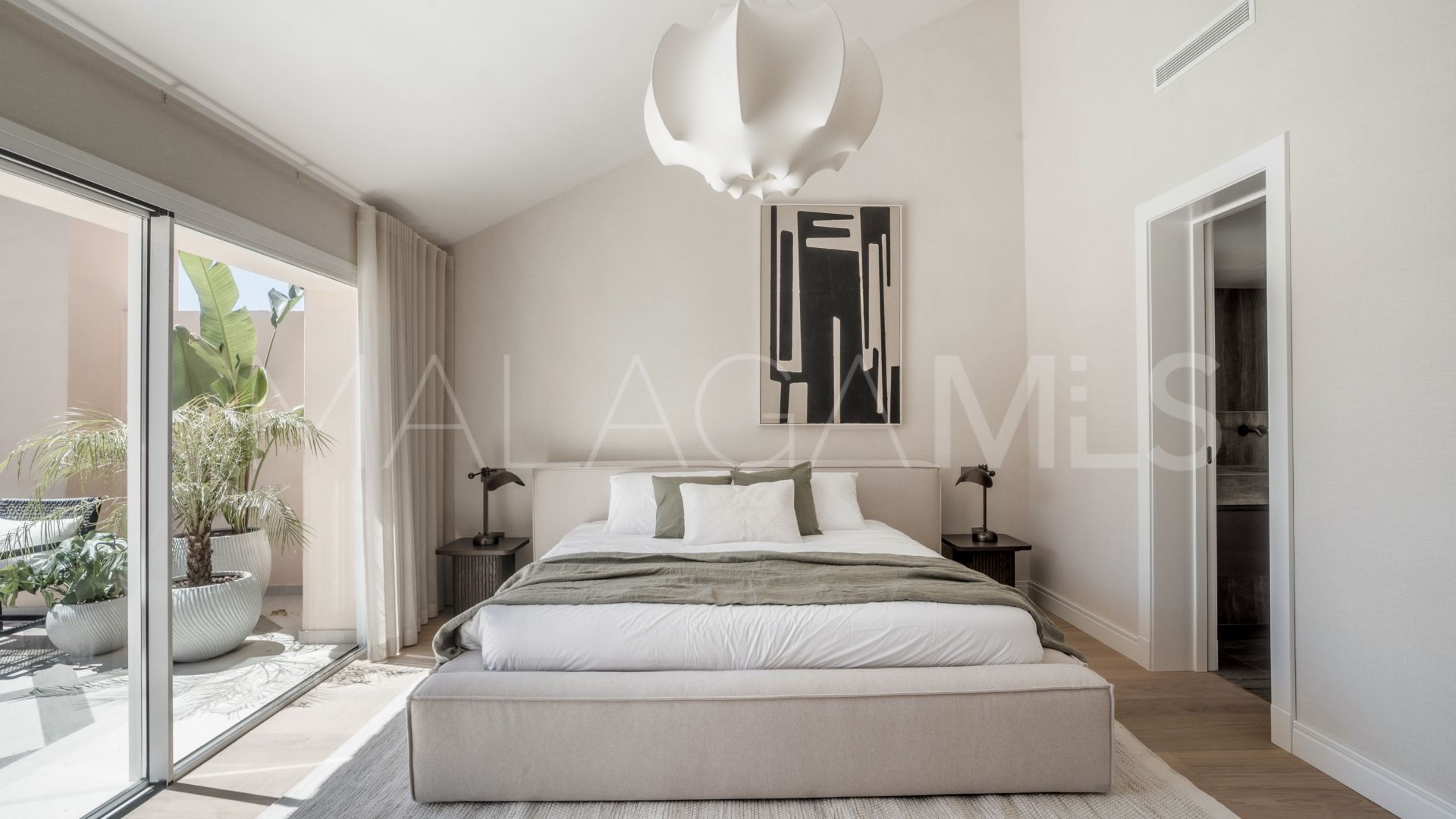 Duplex penthouse for sale in Nueva Andalucia