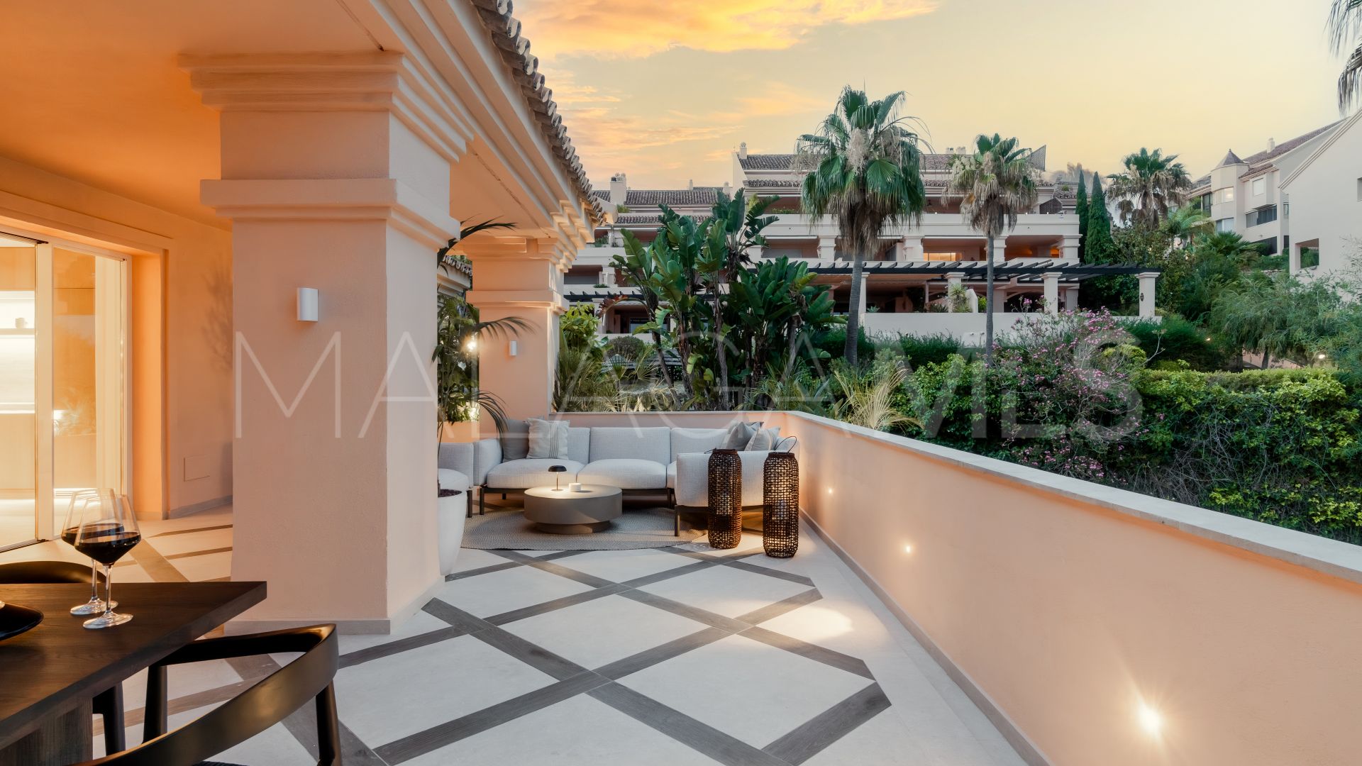 Duplex penthouse for sale in Nueva Andalucia